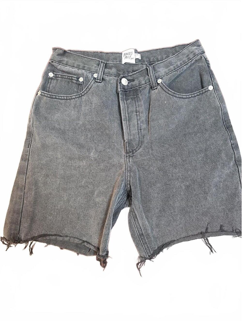 Princess Polly Cross over Bermuda Distressed Black Shorts Women's Size 6